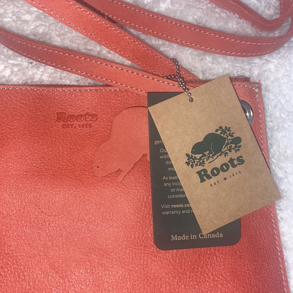 NWT Roots purse - Picture 2 of 6